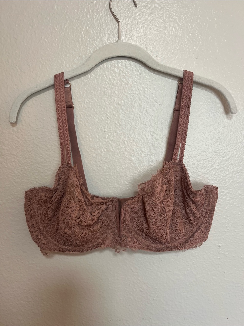 Auden Lace Underwire Bra in Dusty Rose